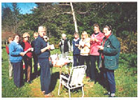 Mapua/Mahana CWI members enjoy a break on the Whangamoa Saddle during their Mystery outing to Blenheim last month.
